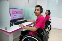 LINE_ALBUM_670510-RF-เปิดศูนย์ปฏิบัติการ-Smile-Contact-Center_240510_2