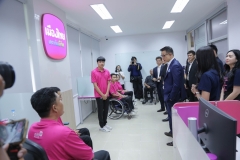 LINE_ALBUM_670510-RF-เปิดศูนย์ปฏิบัติการ-Smile-Contact-Center_240510_43